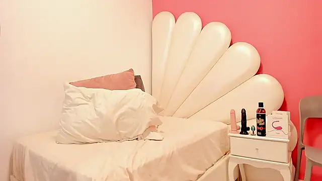 Snapshot of Vicky_Freedom chatting on 19, 2, 2025 Vicky Freedom online show from 19, 2, 2025