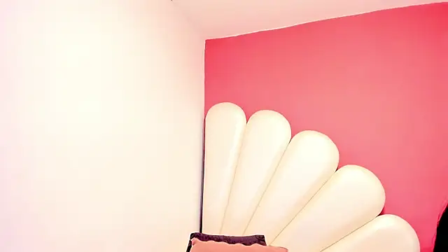 Snapshot of Vicky_Freedom chatting on 28, 2, 2025 Vicky Freedom online show from 28, 2, 2025