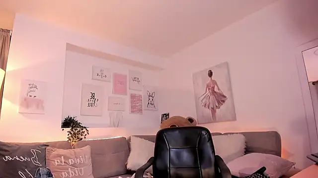 Nicolle foxy online show from 18, 2, 2025