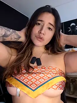 maliciaworld online show from 14, 4, 2026