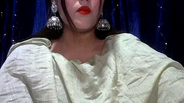 Snapshot of Princess_noorjahan chatting on 15, 4, 2026 Princess noorjahan online show from 15, 4, 2026