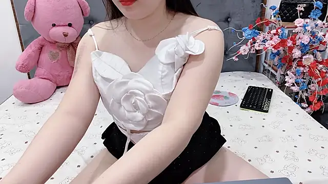 Snapshot of Funikio chatting on 12, 6, 2026 Funikio online show from 12, 6, 2026