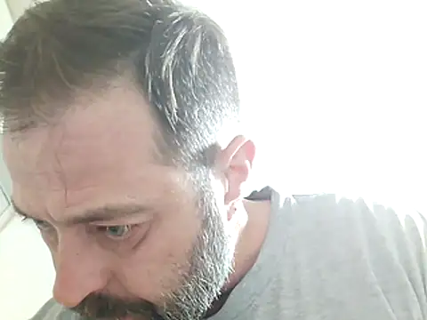 Snapshot of zefside42 chatting on 17, 11, 2025 zefside42 online show from 17, 11, 2025