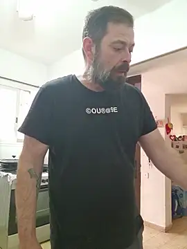 Snapshot of zefside42 chatting on 16, 12, 2025 zefside42 online show from 16, 12, 2025