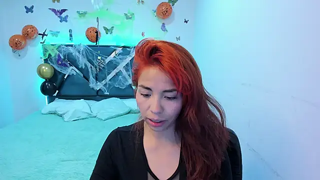 Snapshot of Aylinn_diaz chatting on 20, 10, 2025 Aylinn diaz online show from 20, 10, 2025