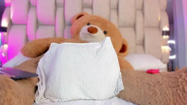  LauraTaylor  online show from 28, 10, 2025