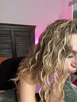 Snapshot of BrattyBae_xo chatting on 10, 1, 2025 BrattyBae xo online show from 10, 1, 2025