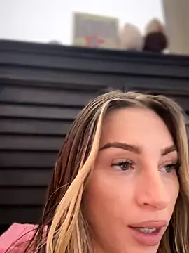 BrattyBae xo online show from 19, 7, 2026