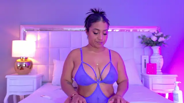 KateVenegas online show from 15, 10, 2025