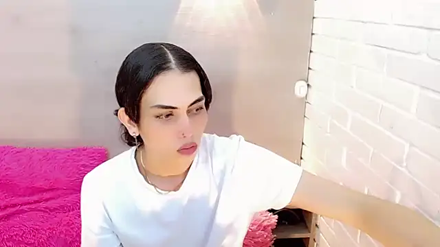 Daniela Pink  online show from 30, 10, 2025