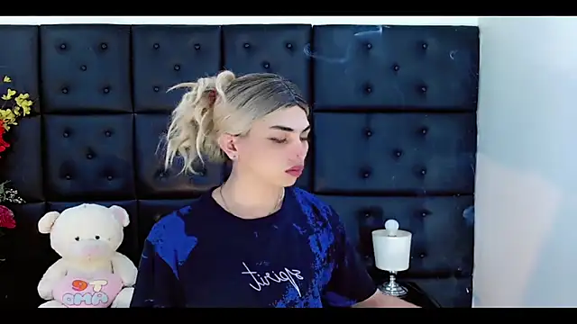 Daniela Pink  online show from 14, 2, 2026