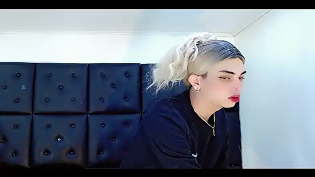 Daniela Pink  online show from 1, 3, 2026