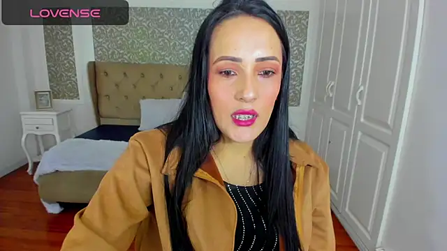 Snapshot of KimWessel_ chatting on 8, 5, 2026 KimWessel online show from 8, 5, 2026