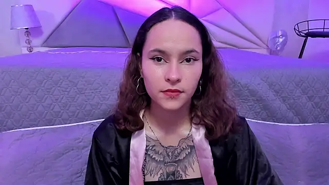 Snapshot of AnnyThompson_ chatting on 11, 1, 2025 AnnyThompson online show from 11, 1, 2025