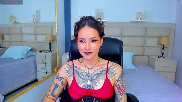Snapshot of AnnyThompson_ chatting on 8, 10, 2025 AnnyThompson online show from 8, 10, 2025