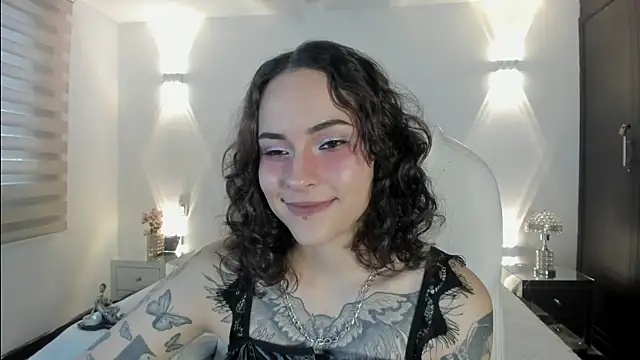 AnnyThompson  online show from 11, 2, 2026