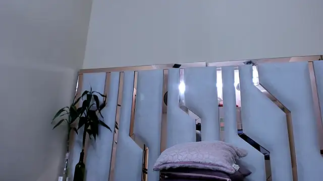 TifanyChill online show from 9, 1, 2025