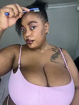Snapshot of Katamia25 chatting on 28, 2, 2025 Katamia25 online show from 28, 2, 2025