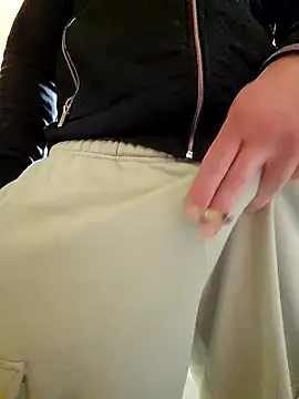 Snapshot of tdgjkytv chatting on 4, 4, 2026 tdgjkytv online show from 4, 4, 2026