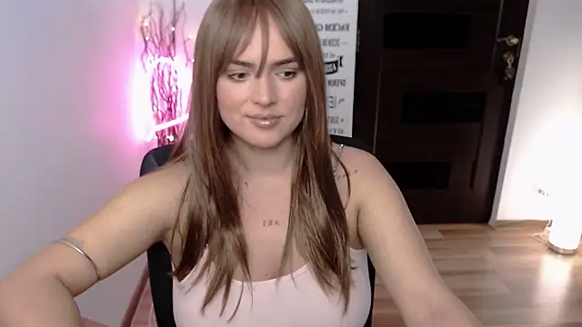 ChloeJewel1 online show from 1, 2, 2026