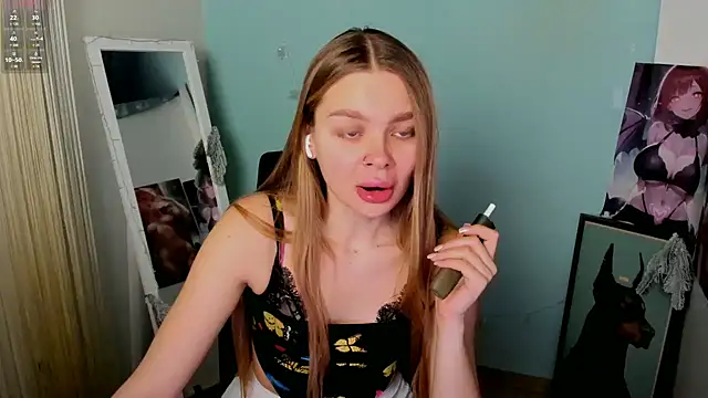 Molly sweetie online show from 6, 1, 2025