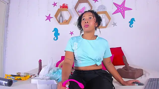 Snapshot of Tanissha_curly chatting on 18, 9, 2025 Tanissha curly online show from 18, 9, 2025