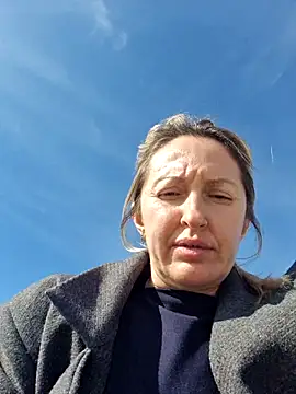 Miss    Mia  online show from 15, 11, 2025