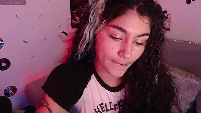 Snapshot of abril666 chatting on 22, 10, 2025 abril666 online show from 22, 10, 2025