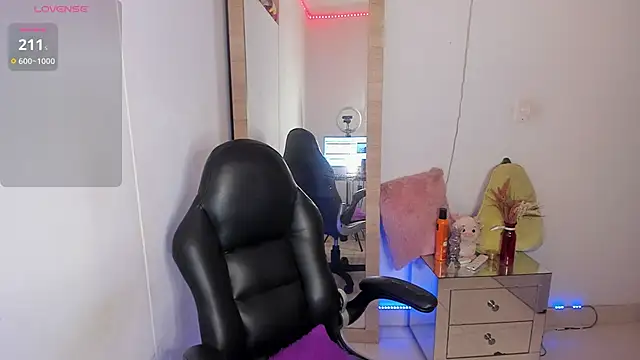 Snapshot of hellensexy chatting on 18, 12, 2025 hellensexy online show from 18, 12, 2025