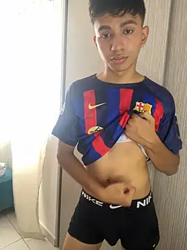 Leonarrrd 01 online show from 19, 12, 2024