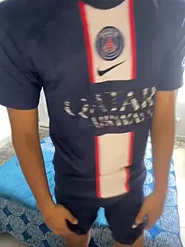 Leonarrrd 01 online show from 18, 1, 2025