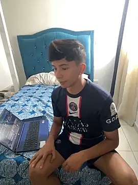 Leonarrrd 01 online show from 12, 3, 2025