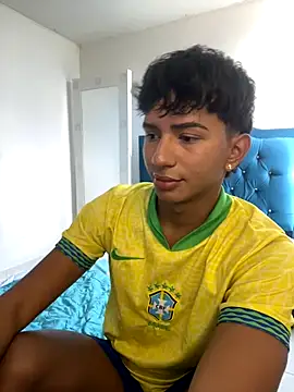 Leonarrrd 01 online show from 10, 10, 2025