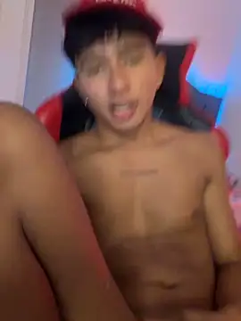 Snapshot of Leonarrrd_01 chatting on 21, 12, 2025 Leonarrrd 01 online show from 21, 12, 2025