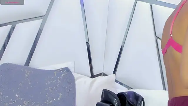  aurora18  online show from 27, 2, 2025