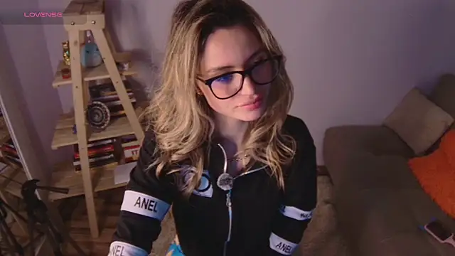 Lucy Princes online show from 11, 2, 2025