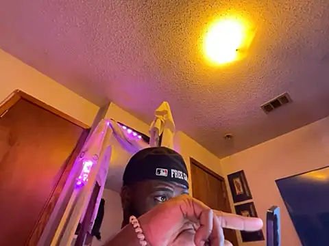 TommyPickless1 online show from 26, 11, 2025