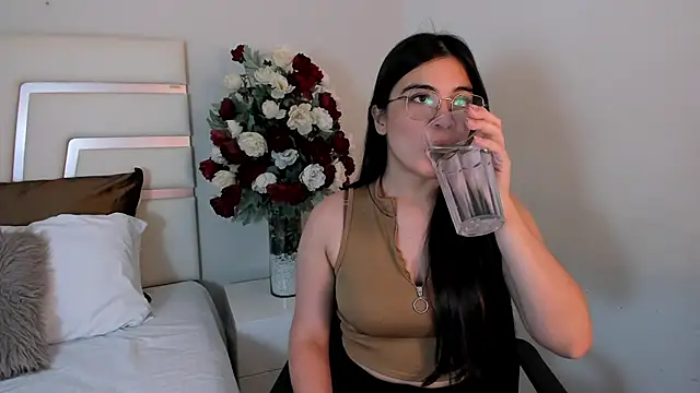 CamilaSofiia online show from 19, 2, 2025