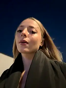 LoraaDoll online show from 8, 10, 2025