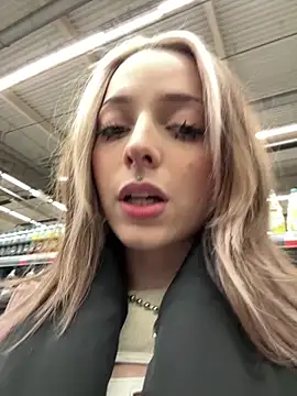 LoraaDoll online show from 13, 12, 2025