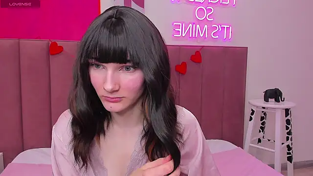 Lili flowerr online show from 22, 3, 2025