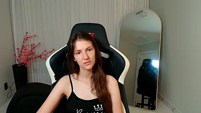 Snapshot of upssnowy chatting on 30, 10, 2025 upssnowy online show from 30, 10, 2025