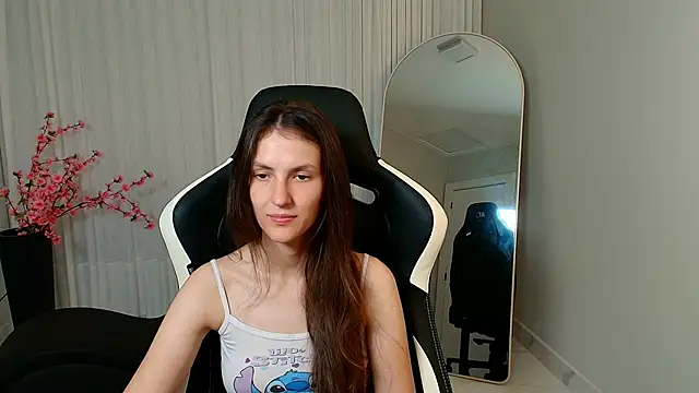 Snapshot of upssnowy chatting on 1, 11, 2025 upssnowy online show from 1, 11, 2025