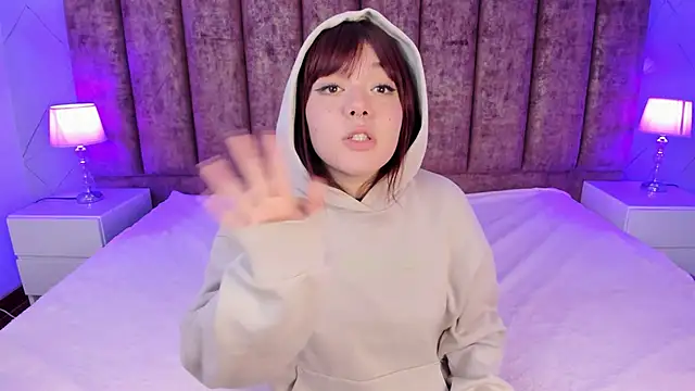 Snapshot of Fluffy_Bubble21 chatting on 3, 3, 2025 Fluffy Bubble21 online show from 3, 3, 2025