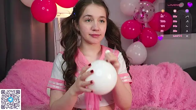 AmiLewis online show from 13, 3, 2025