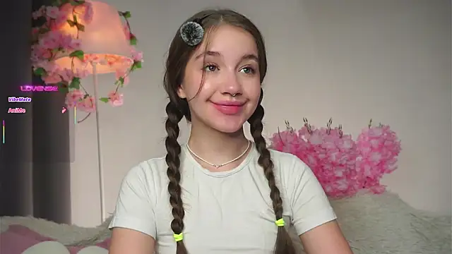 AmiLewis online show from 24, 9, 2025