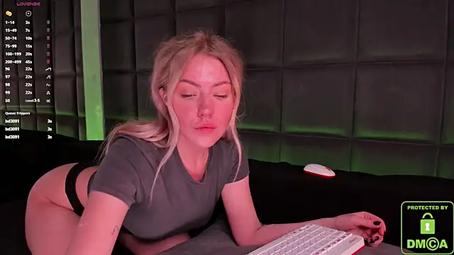 Snapshot of NateHalll chatting on 12, 3, 2025 NateHalll online show from 12, 3, 2025