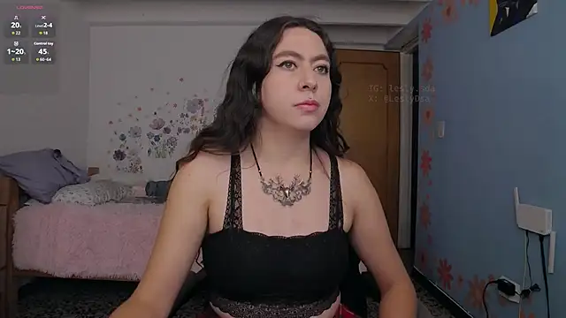 leslyyu online show from 15, 9, 2025