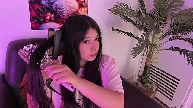 Miia Thompsonn online show from 10, 12, 2024