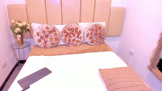 Miia Thompsonn online show from 22, 3, 2026